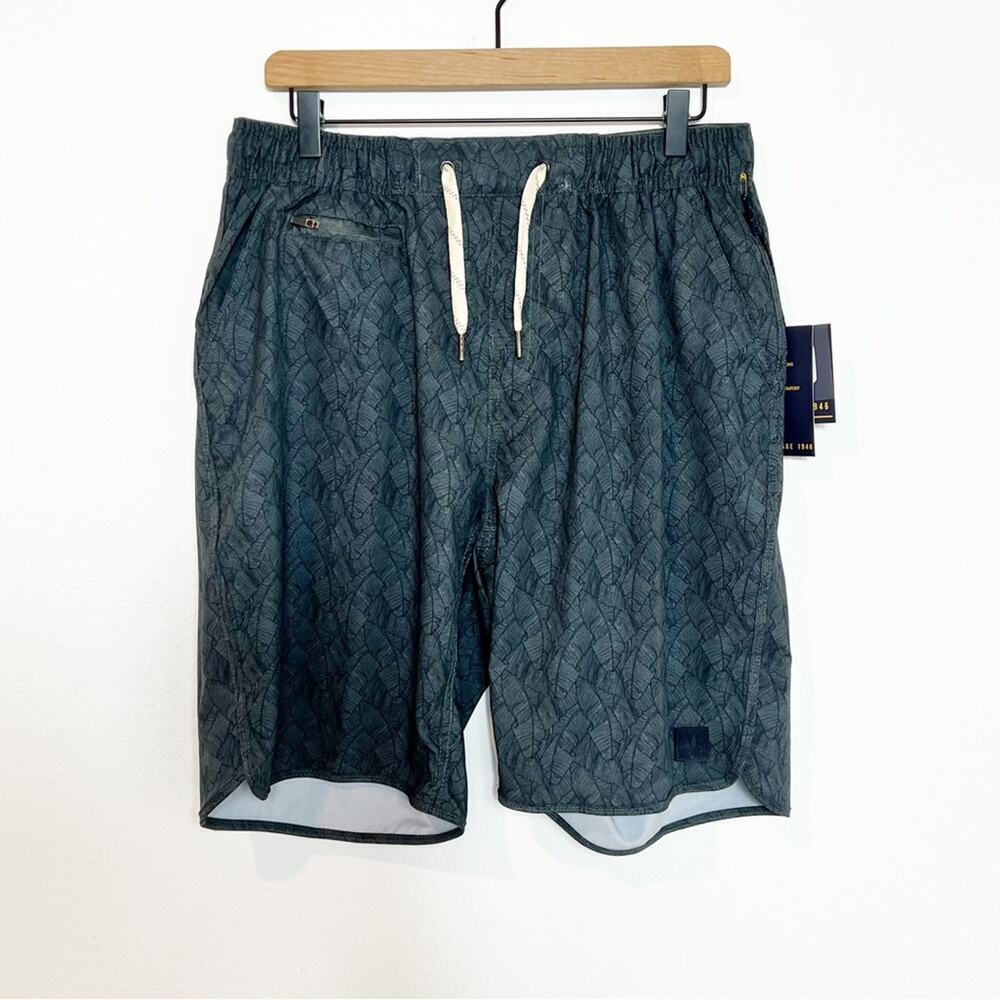 VTG 1946 OUTDOOR PERFORMANCE SWIMMING MEN SHORTS SIZE LARGE NEW MOISTURE WICKING